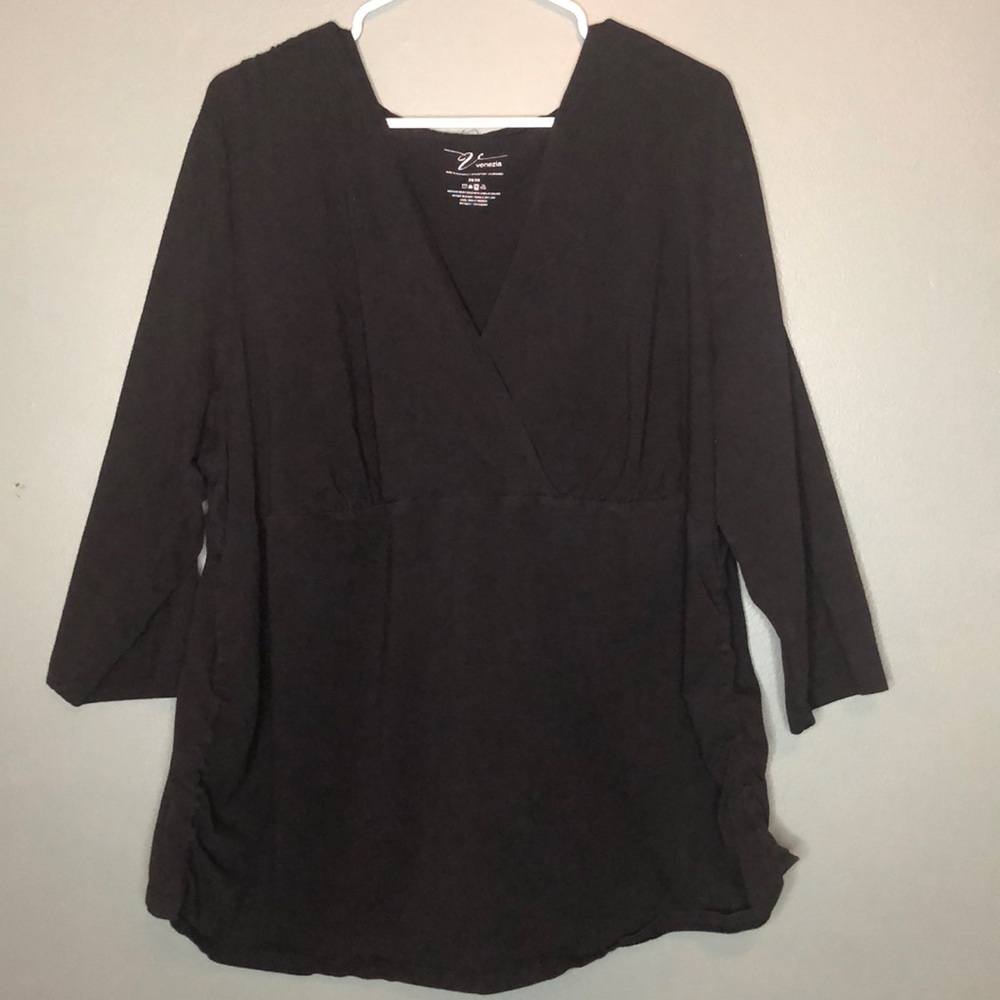 💣Last Chance Black v neck shirt💣